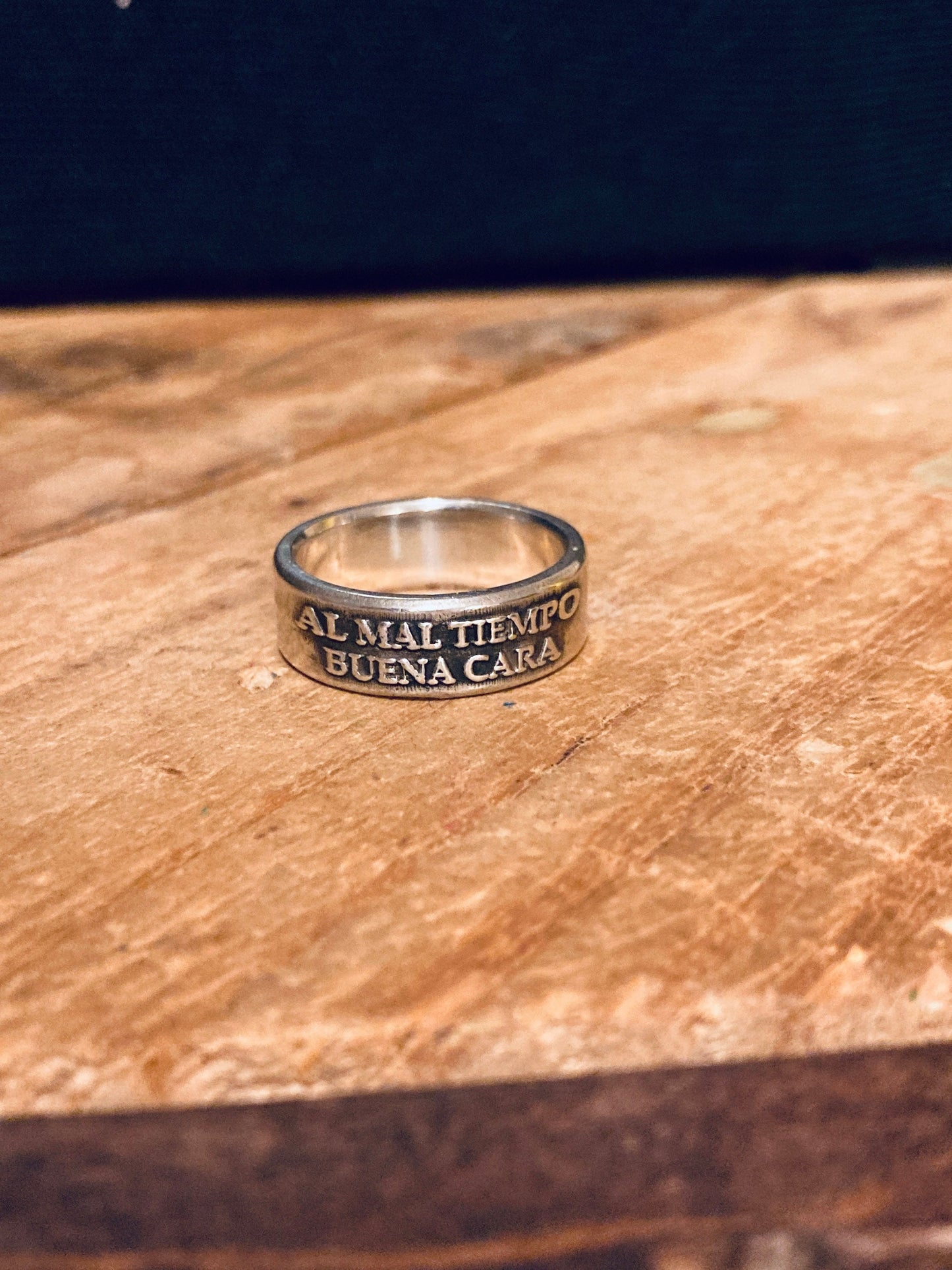 Sterling Silver Al Mal Tiempo, Buena Cara Ring – Handmade Spanish Quote Band for Men & Women | Backwoods Casting
