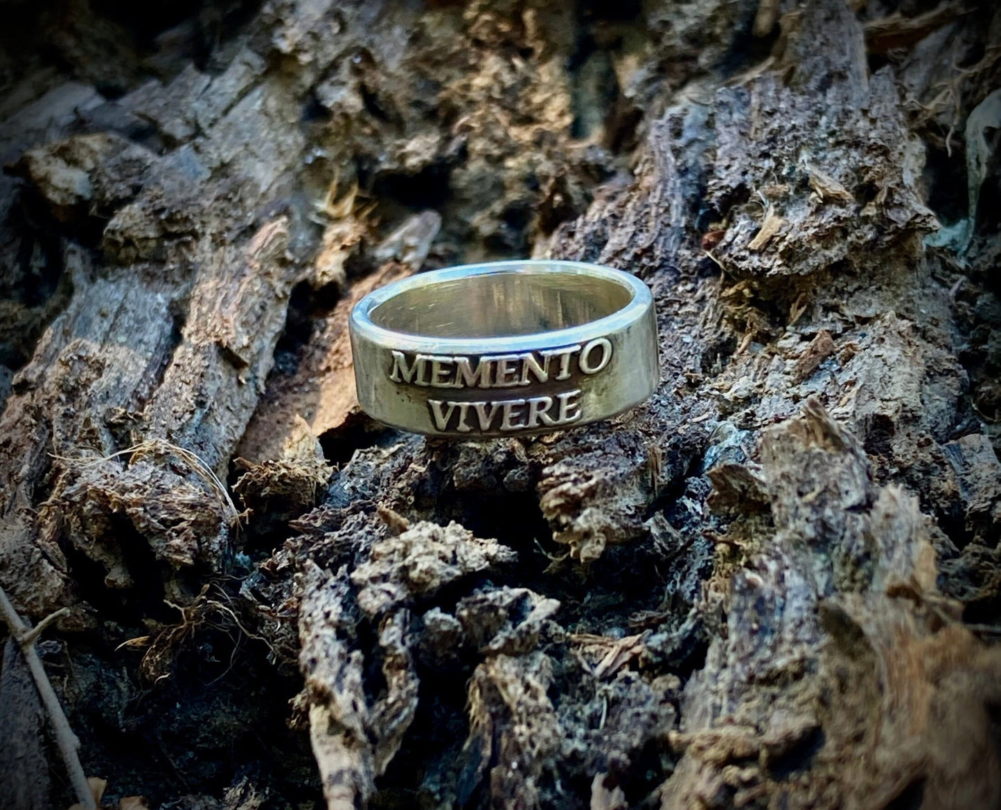 Men’s Sterling Silver Memento Vivere Ring – Handmade Latin Inspirational Band | Backwoods Casting
