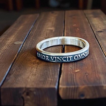 Amor Vincit Omnia raised lettering ring detail