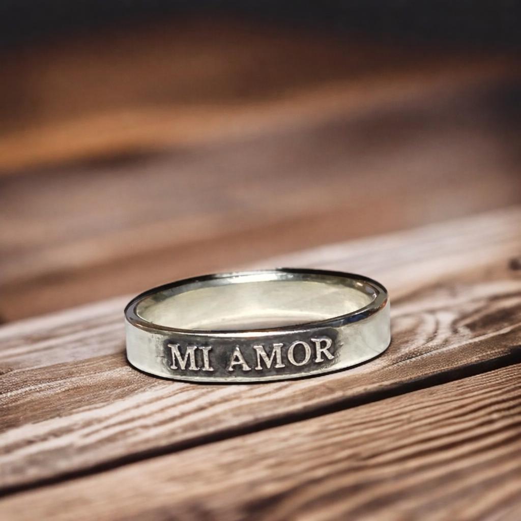 Mi Amor thin sterling silver ring, detail view 3