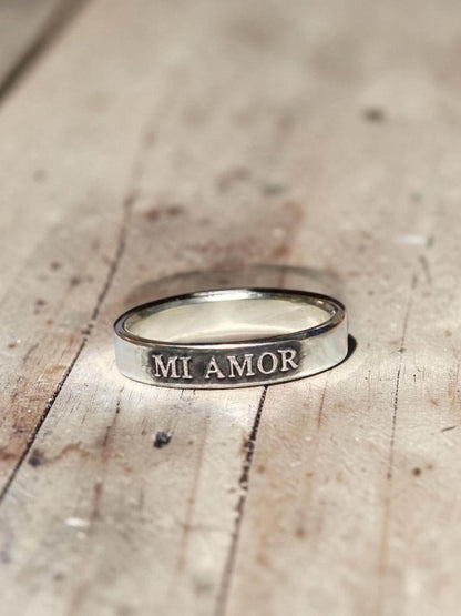 Mi Amor thin sterling silver ring, detail view 6